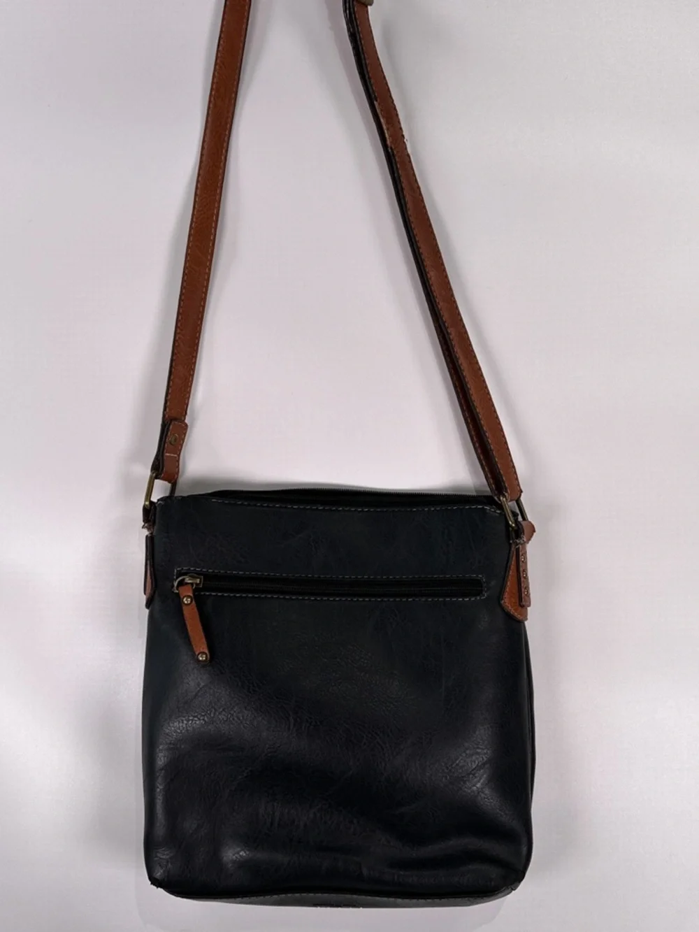 B.O.C. Organizer Crossbody Bag Built In Wallet Faux Leather Black Brown Medium